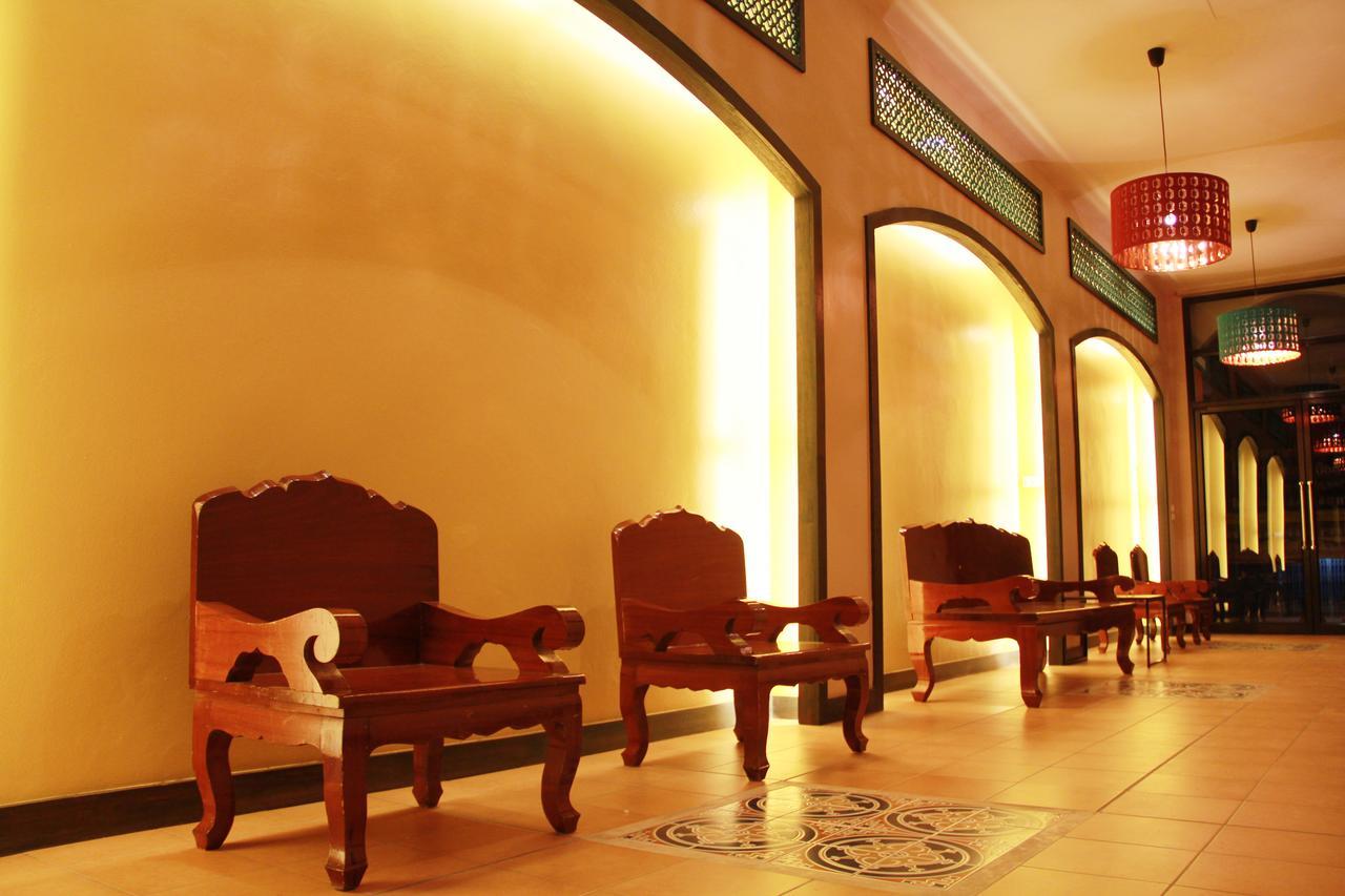 Mulberry House Hotel Pak Thong Chai Bagian luar foto