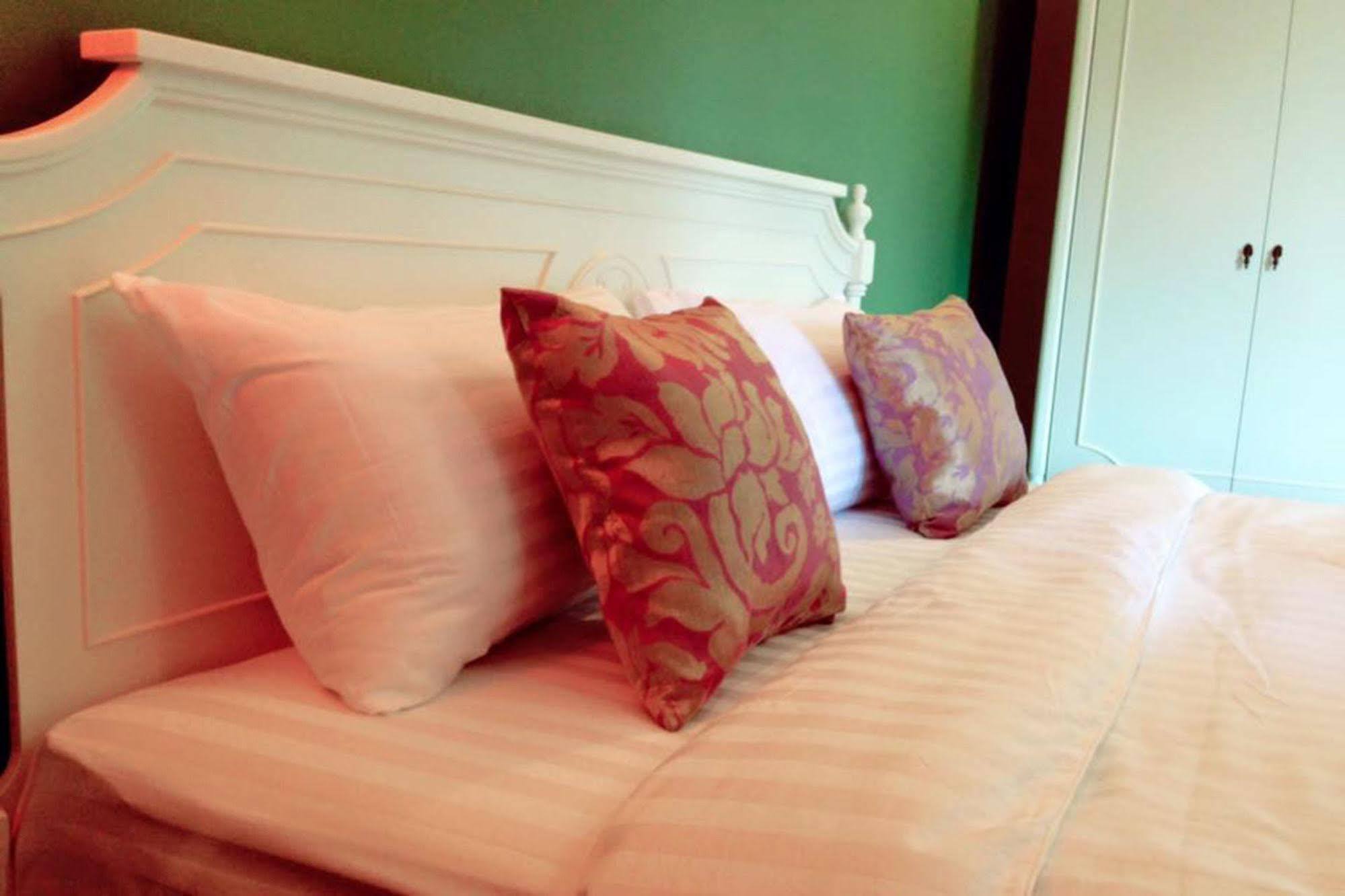 Mulberry House Hotel Pak Thong Chai Bagian luar foto